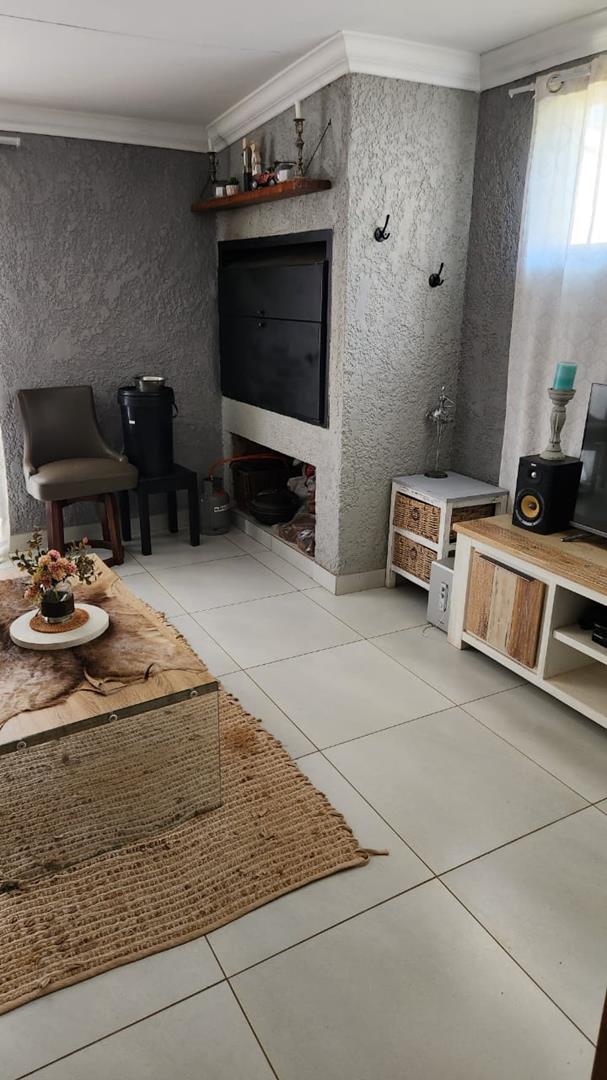 4 Bedroom Property for Sale in Carters Glen Northern Cape